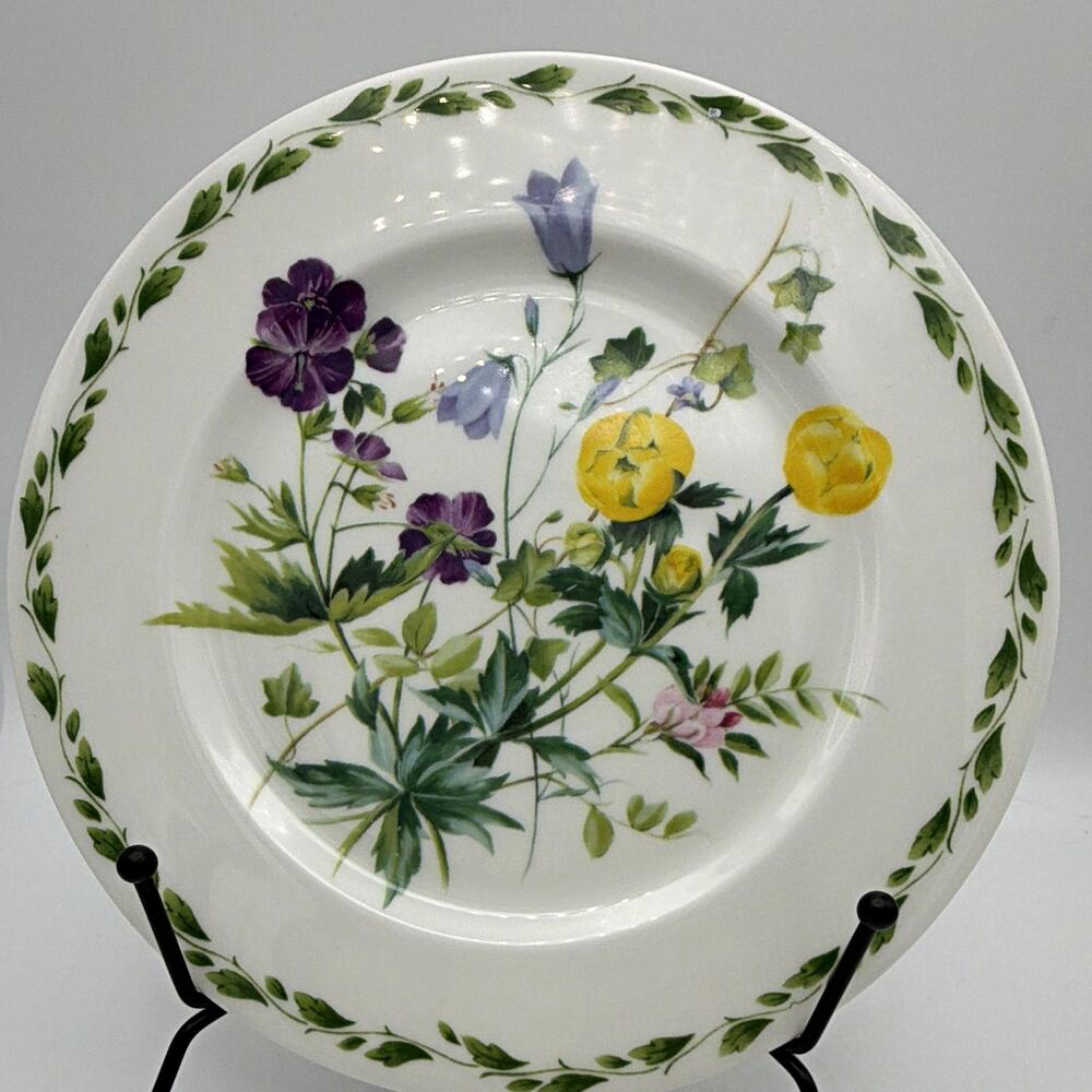 Queen's Royal Horticultural Society Bone China Floral Collector Plate, India.